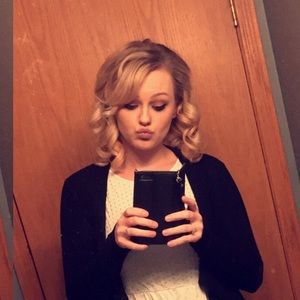 Meet your Posher, Desiree